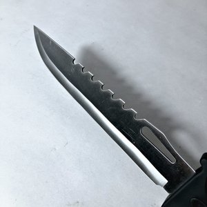 Cuchillo de Supervivencia Táctico con Funda Negra - imagen 2