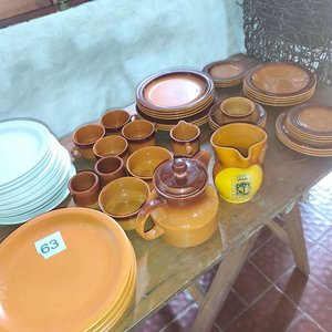 Juego de Cerámica Marrón 42 Piezas: Platos, Tazas y Jarra - imagen 2