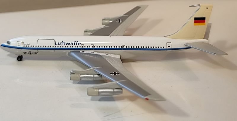 Maqueta Avión Boeing 707-300 Luftwaffe Escala 1/400 Herpa