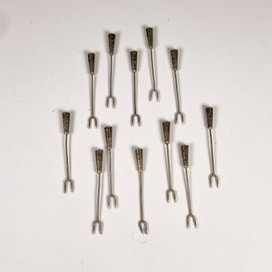 Doce Pinchos de Plata para Aperitivo con Diseño Grabado - imagen 2
