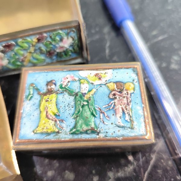 Alhajero en bronce o esmalte cloisonné con bandejita y estuche para caja de fósforos - imagen 4