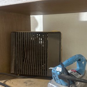 Lote anterior: Calefactor Eléctrico y Plancha Antigua