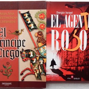 Lote siguiente: Dos Libros: El Agente Rojo de Sergio Israel y El Príncipe Ciego de María A. Agartemendia