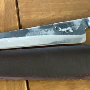 Cuchillo Artesanal Tatu con Hoja de 22 cm y Mango de Urea - imagen 1