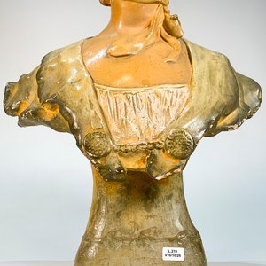 Busto de Dama Antigua en Cerámica con Sombrero - imagen 3