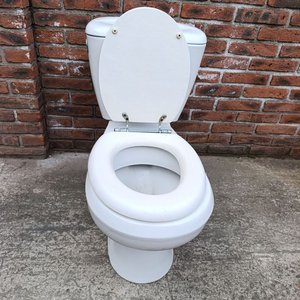 Inodoro Blanco con Cisterna Mochila - En Funcionamiento - imagen 4