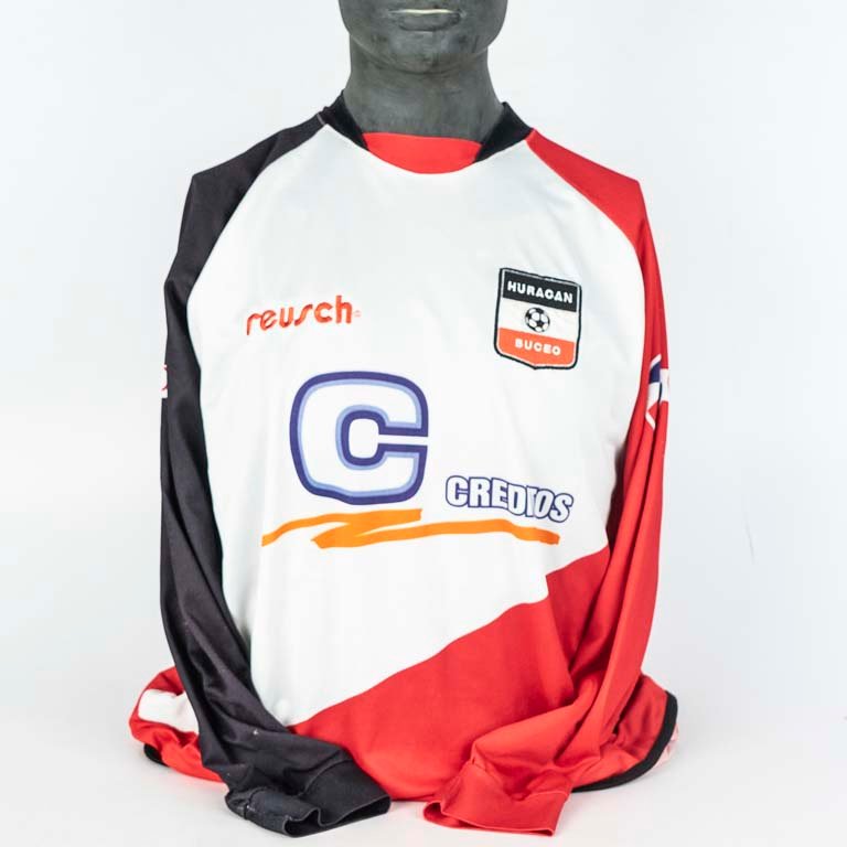 Lote siguiente: Camiseta de Huracán Buceo de utilería marca Reusch