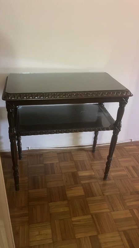 Mesa auxiliar tallada de 2 niveles - imagen 2