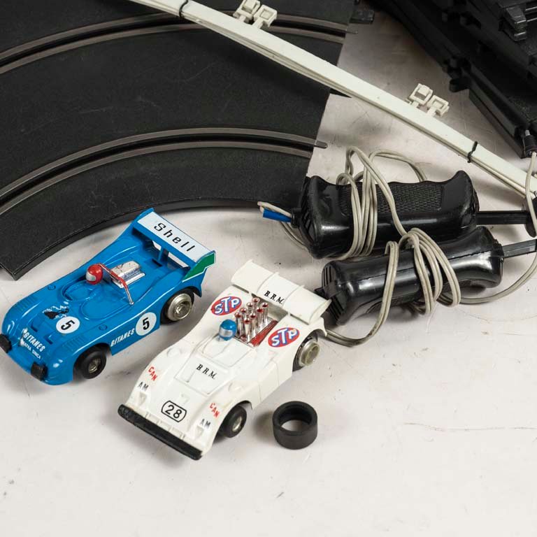 Conjunto de coches con pista y controles remotos - imagen 2