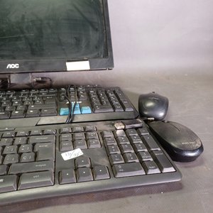 Monitor AOC E970S con Soporte de Pared, 3 Teclados y 3 Mouse - imagen 4