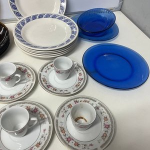 Juego de Vajilla: 6 Tazas con Platillos, Platos y Más - imagen 6