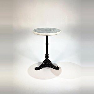 Lote siguiente: Mesa Redonda con Pie de Hierro Fundido y Tapa de Mármol