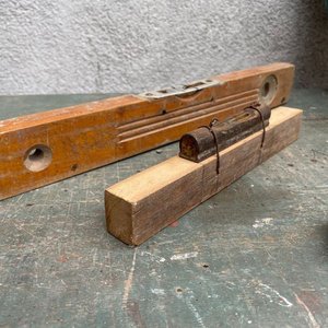 Lote de Cables, Niveles de Madera, Cernidor, Tornillos y Pincel de Pelo de Caballo - imagen 2