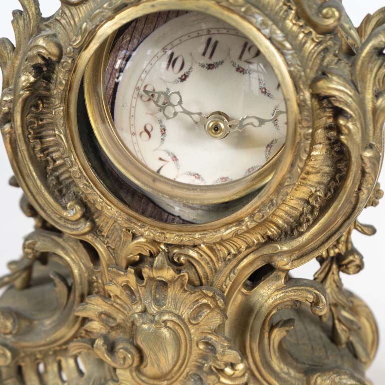 Relojes y candelabros de bronce en excelente estado - imagen 2