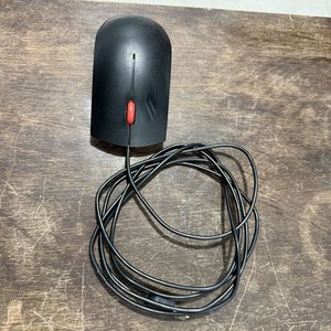 Teclado y Mouse Lenovo Negros con Cable - imagen 4