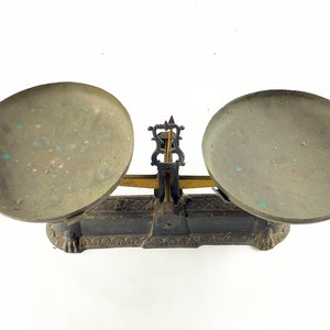 Balanza Antigua de Sobremesa con Dos Platos - imagen 2