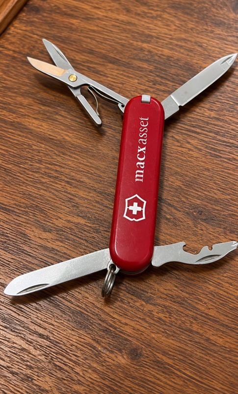 Navaja Suiza Victorinox Edición Macxasset Roja Multifunción - imagen 1