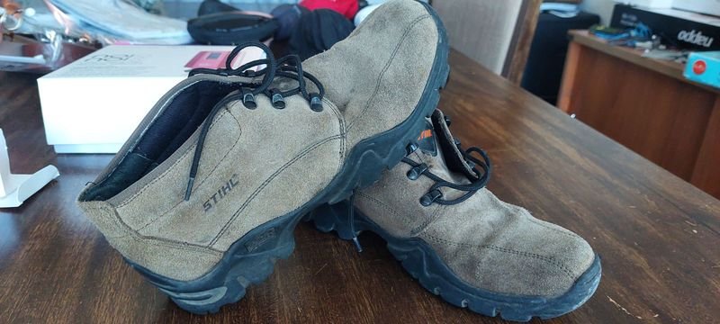 Zapatillas de cuero en buen estado - imagen 3
