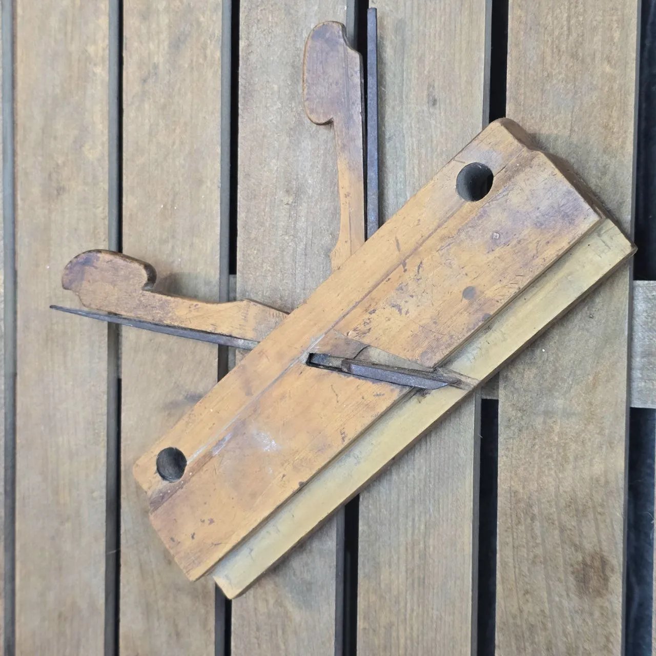 Cepillo de madera con cuchilla metálica - imagen 2