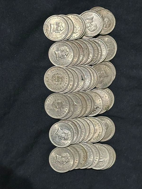 Lote de 60 Monedas de Un Peso Uruguayo de 1960