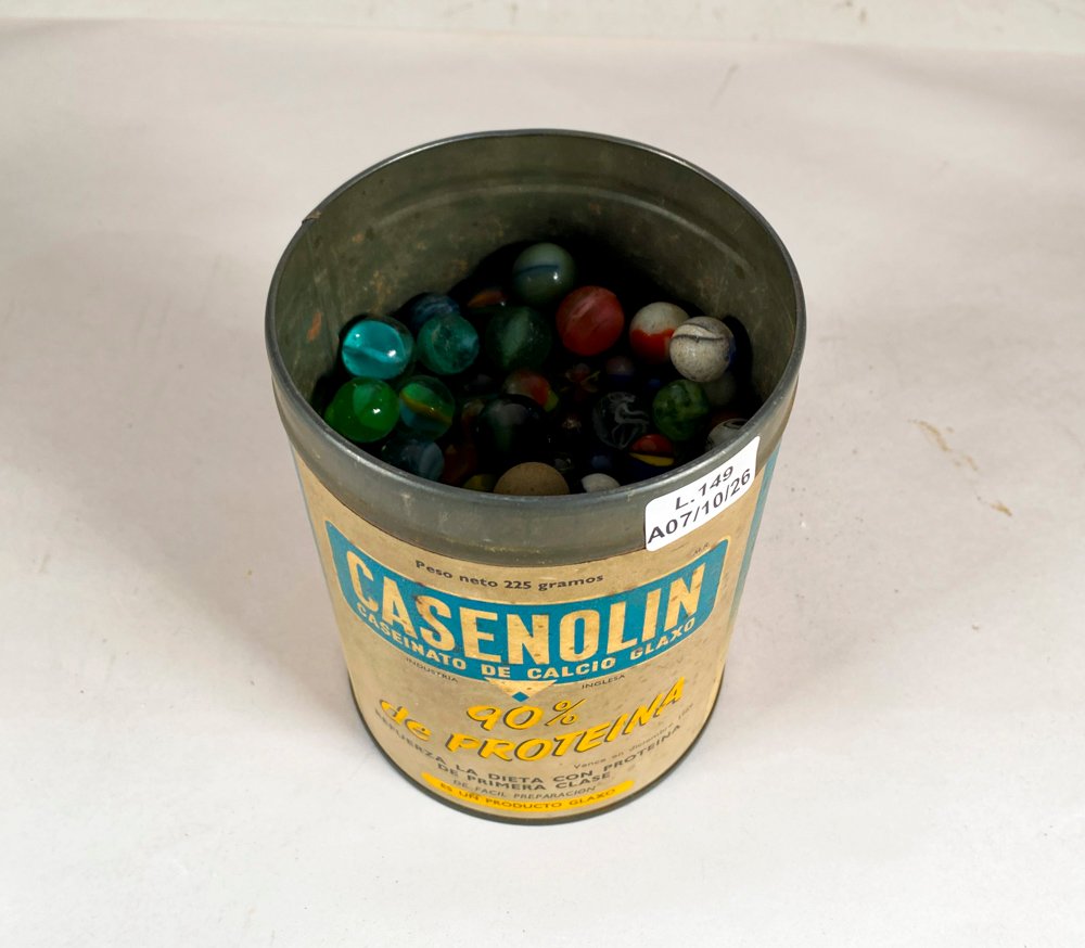 Lote de Bolitas Antiguas de Vidrio en Lata "Casenolin"