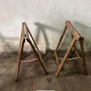 Lote siguiente: Par de Caballetes de Madera Plegables