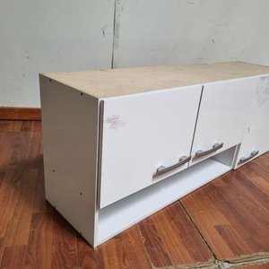 Mueble Aéreo Blanco con Puertas y Estante Abierto - imagen 3