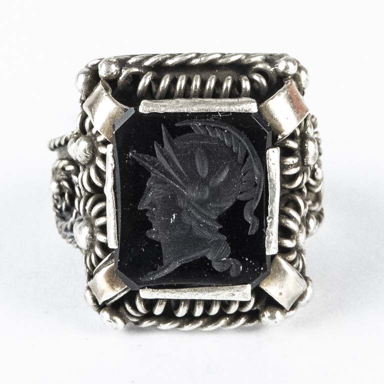 Anillo de plata con camafeo - Peso: 8,3gr - Medidas: 20.5mm