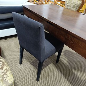 Silla Cassoni Design Tapizada en Chenille con Estructura de Madera Maciza - imagen 3