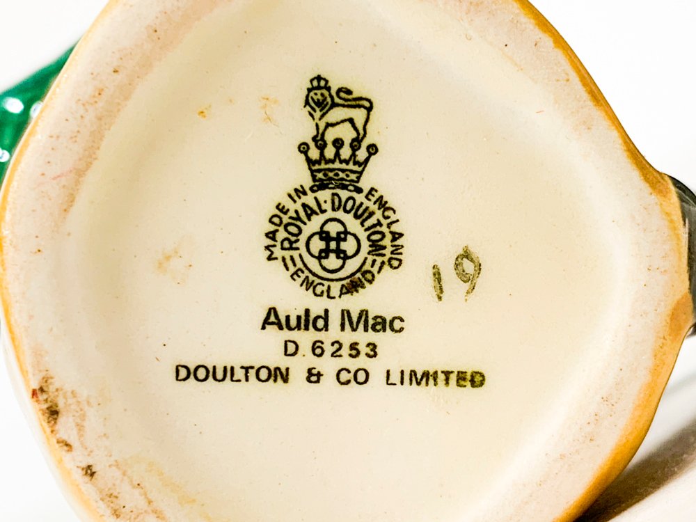 Jarra Royal Doulton con motivo Auld Mac - imagen 4