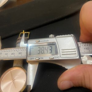 Reloj Michael Kors MK2794 Rose Gold con Cristales y Correa Brillante - imagen 6