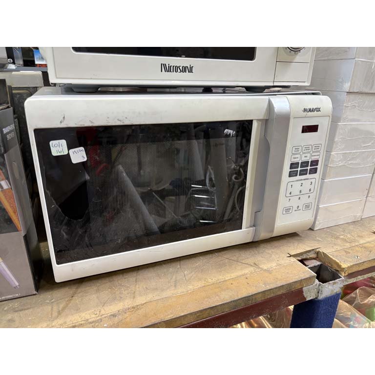 Lote siguiente: Microondas Panavox con detalles, a la venta