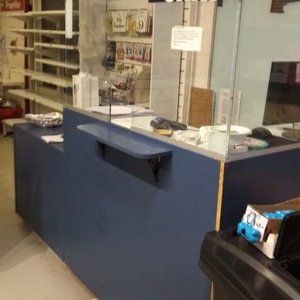 Mueble caja para comercio con múltiples estantes para facilitar la facturación - imagen 2