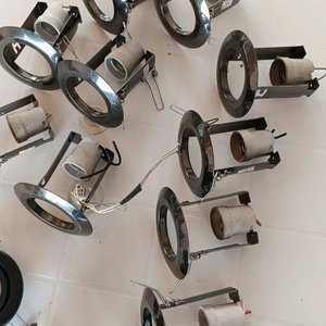 Lote de Accesorios para Luces Empotradas Usados - imagen 3
