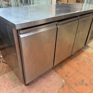 Bajo Mostrador Refrigerado Acero Inoxidable 3 Puertas 180x70x86cm - imagen 2