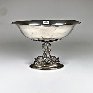 Centro de Mesa en Metal con Pie de Animales Mitológicos - imagen 2