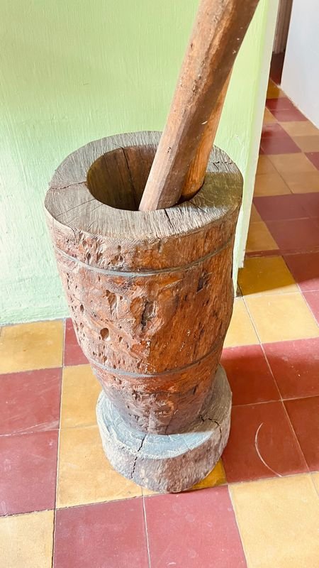 MORTERO RUSTICO TALLADO A MANO CON 2 PILONES - imagen 5