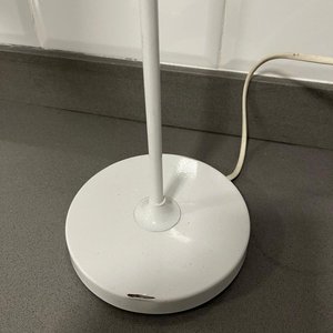 Lámpara de Escritorio Blanca Articulada Moderna - imagen 2