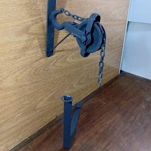 Par de Ménsulas de Herrería Artesanal con Polea para Colgar Macetas - imagen 4