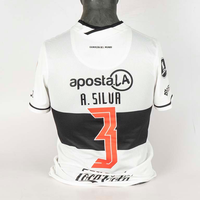 Camiseta de Olimpia de Paraguay de utilería marca Nike N°3 de Alejandro Silva utiliza en la Copa Libertadores 2022 - imagen 2