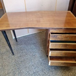 Escritorio Vintage de Diseño en Madera con Patas Cónicas y Cajonera - imagen 3