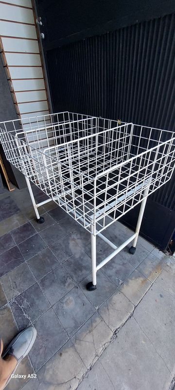 Canasto alto con ruedas para almacenamiento y transporte - imagen 4