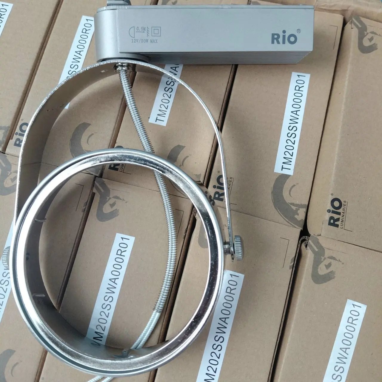 Caja con 20 Spots para Riel para Lámpara AR111 Marca Rio