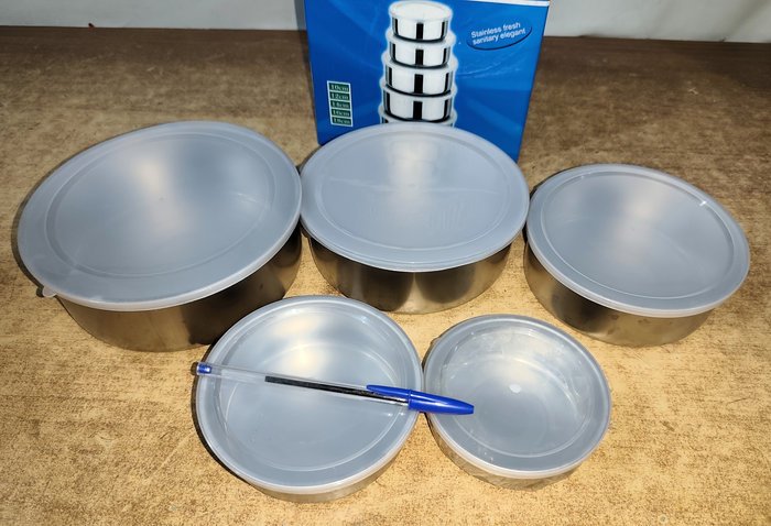 Juego de 5 tazas en acero inoxidable, con tapa y encastrable - imagen 3