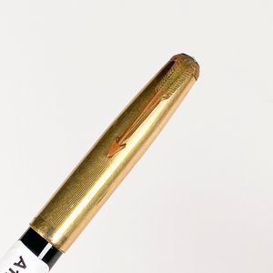 Pluma Fuente Parker con Capuchón Dorado - imagen 5