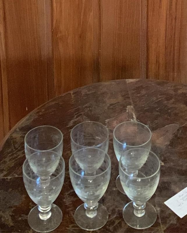 Juego de 6 Copitas de Licor de Vidrio Tallado