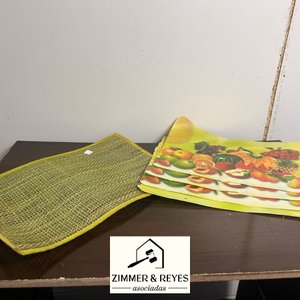 Lote siguiente: Set de Individuales con Diseño Frutal