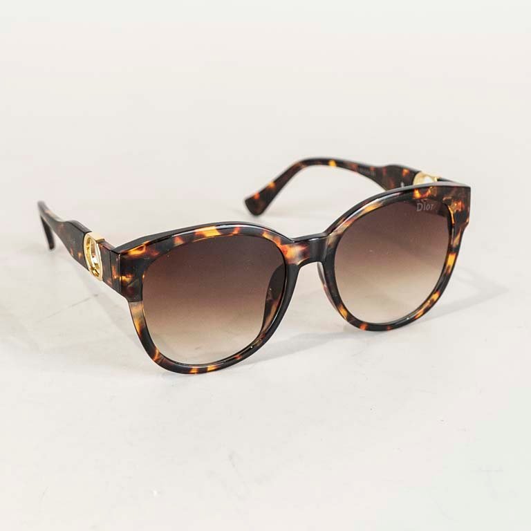 Lote siguiente: Lentes de sol de tortuga