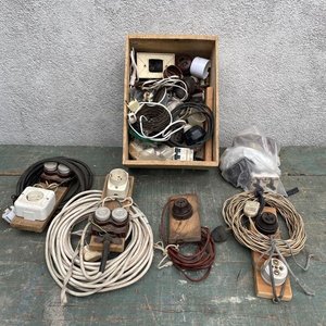 Lote anterior: Lote de Alargues y Conectores Eléctricos Antiguos