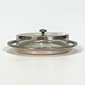 Lote siguiente: Dulcera Circular de Vidrio y Metal con Tapa y Base
